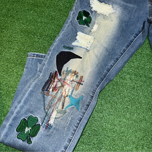 Filthy Wealth Clover Blue Distressed Denim Jeans Size 36 - Picture 2 of 11